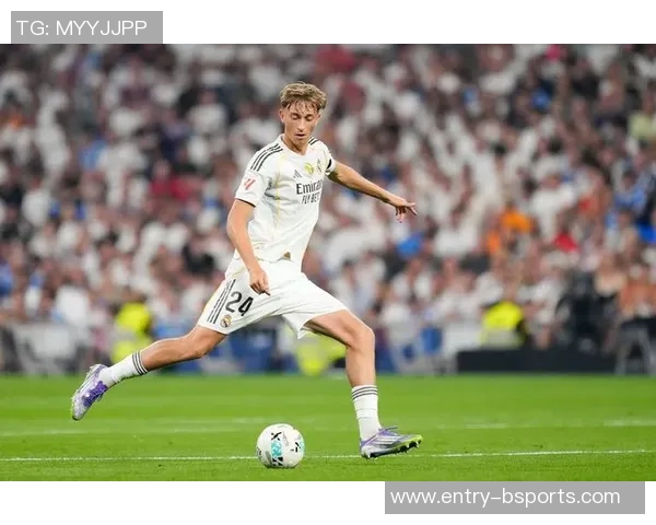 那不勒斯欲免签30岁格雷茨卡面临西甲英超球队激烈竞争