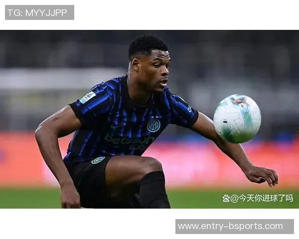 邓弗里斯脚踝伤情恢复不理想确定缺席米兰德比战